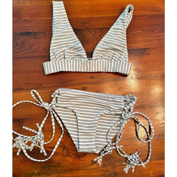 ELLEJAY Puka Black & White Striped String Bikini size s/m - Picture 2 of 13